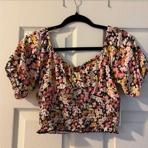 Floral off shoulder Smocked floral crop top NWT sz M